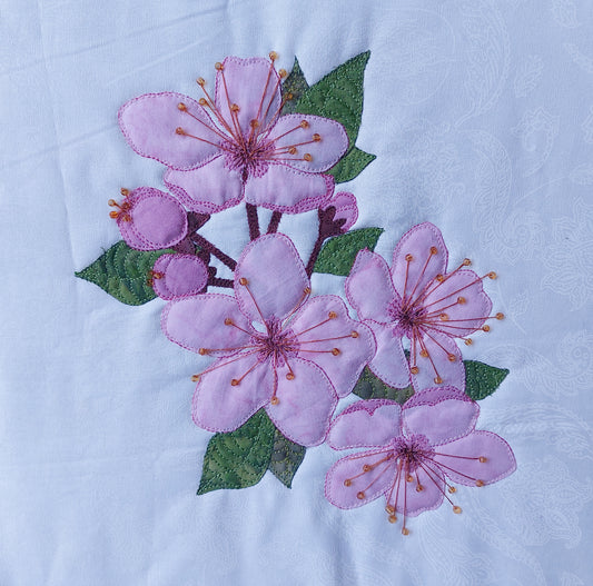 Designed with flexibility in mind, the block can be used as a standalone feature, repeated to create a flowing quilt border, or adapted as a quilting template for stitching designs. 