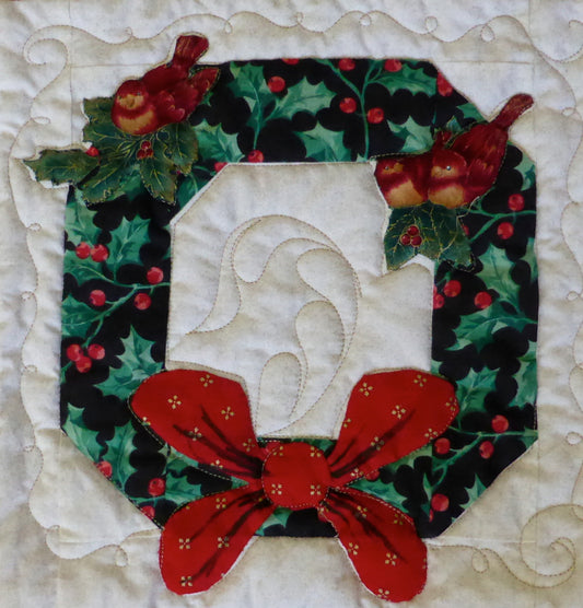 Christmas wreath quilt block to download for Christmas quilt
