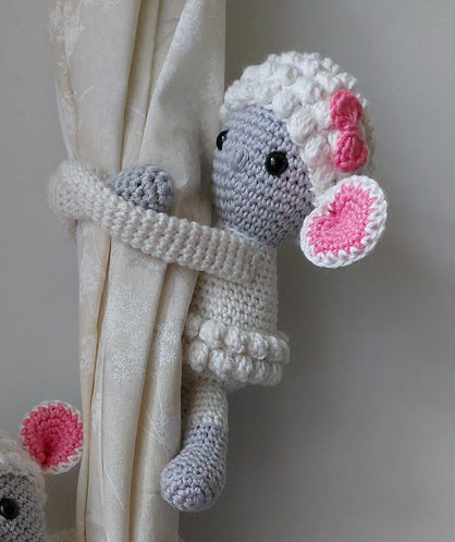 Crocheted Lamb Tie Back