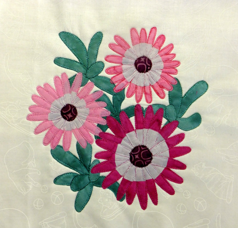 applique livingstone daisy flower block pattern. 1 of more than 55 flower blocks by Ruth Blanchet